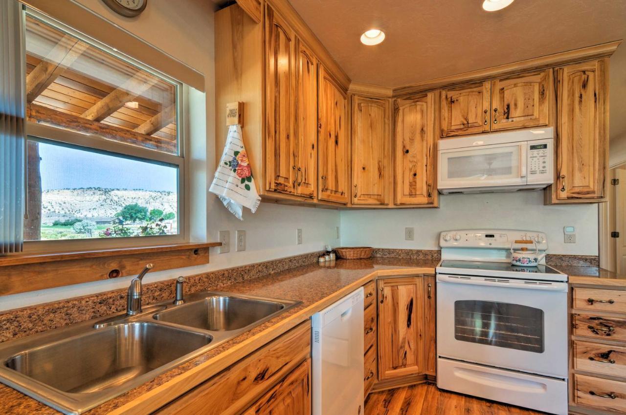 Cozy Henrieville Cabin 18 Mi To Bryce Canyon Np! エクステリア 写真