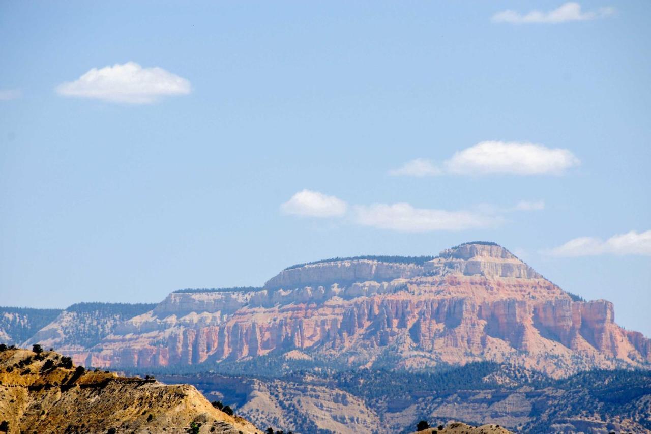 Cozy Henrieville Cabin 18 Mi To Bryce Canyon Np! エクステリア 写真
